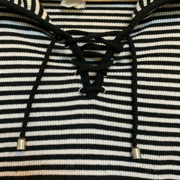 Vintage 90’s Le Chateau Long Sleeve Lace-up Top Black and White Stripe Size XS - Picture 5 of 8